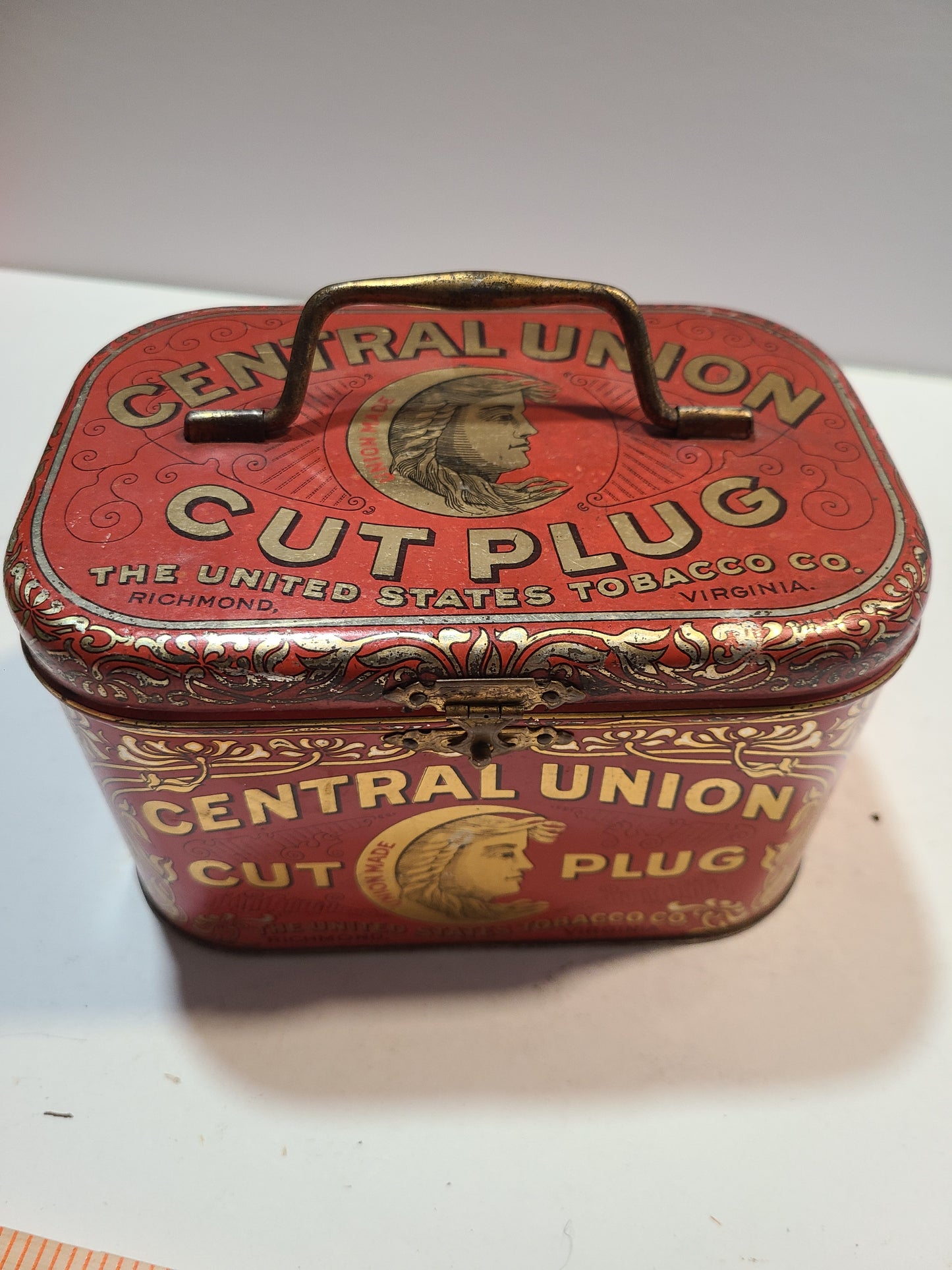 Vintage Central Union Cut Plugs Tin